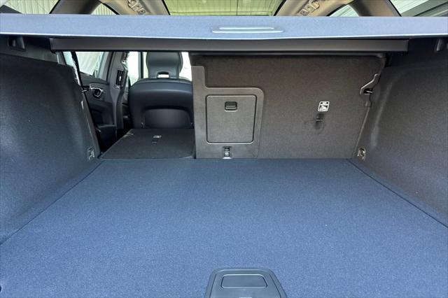 2025 Volvo XC60 B5 Core