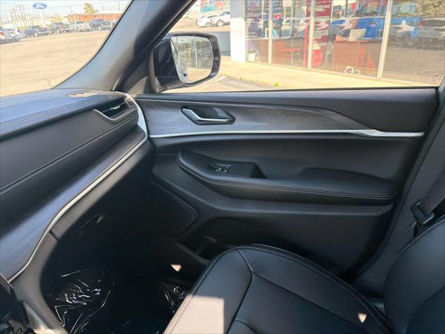 2025 Jeep Grand Cherokee L Limited 4x4