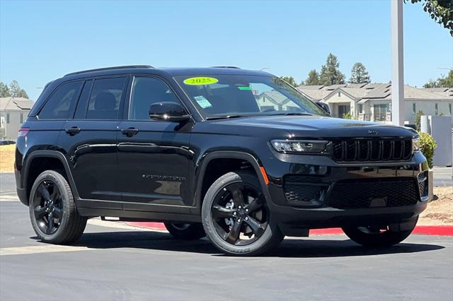 2025 Jeep Grand Cherokee GRAND CHEROKEE ALTITUDE X 4X2