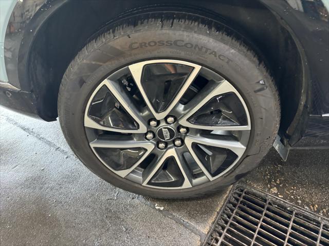 2025 Cadillac iQ Sport 2 AWD