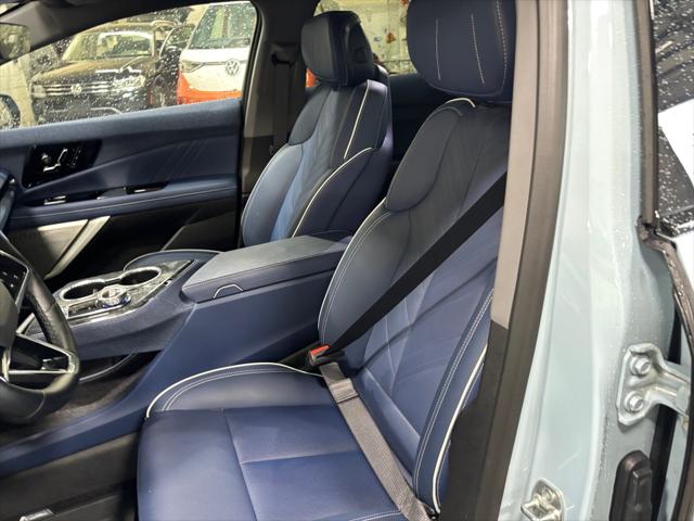 2025 Cadillac iQ Sport 2 AWD
