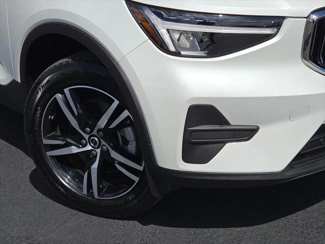 2024 Volvo XC40 B5 Core Bright Theme