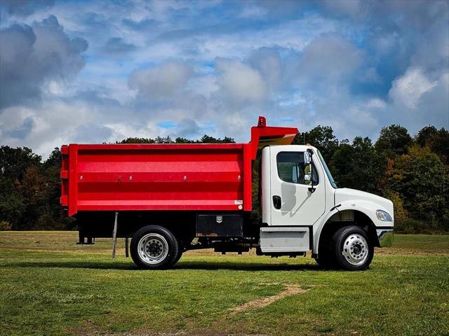 2016 Freightliner M2 106 Medium DUMP 2016 Freightliner M2 106 Medium DUMP