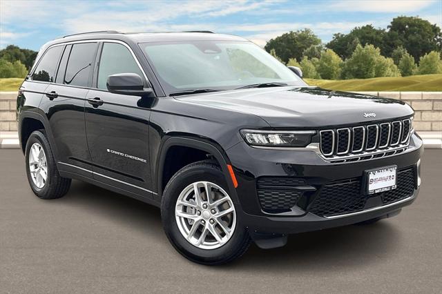 2025 Jeep Grand Cherokee GRAND CHEROKEE LAREDO X 4X4