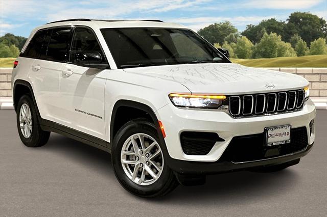2025 Jeep Grand Cherokee GRAND CHEROKEE LAREDO X 4X4