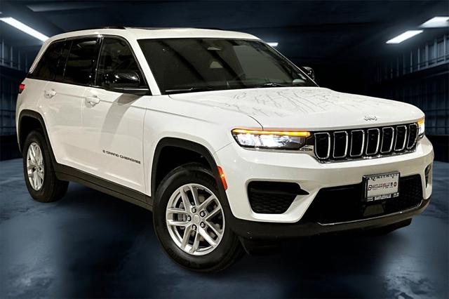 2025 Jeep Grand Cherokee GRAND CHEROKEE LAREDO X 4X4 2025 Jeep Grand Cherokee GRAND CHEROKEE LAREDO X 4X4