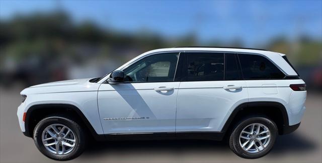 2025 Jeep Grand Cherokee GRAND CHEROKEE LAREDO X 4X4