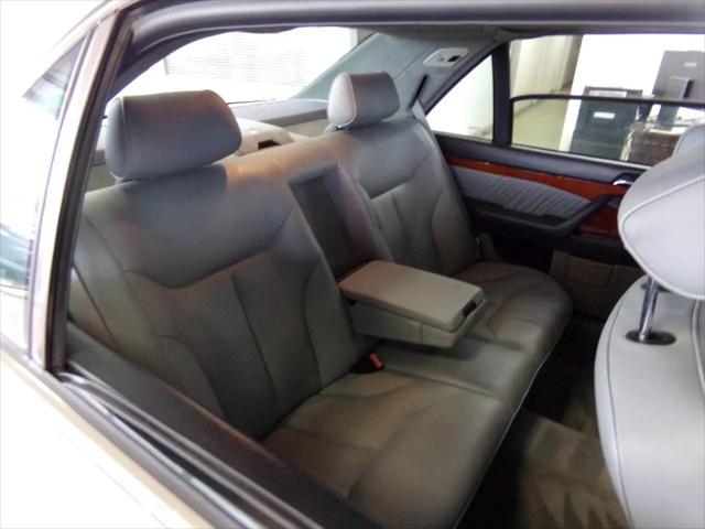 1997 Mercedes-Benz S 320 Base LWB