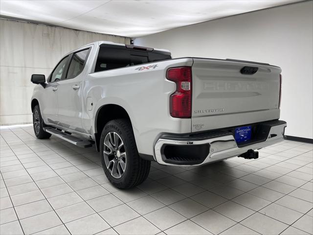 2022 Chevrolet Silverado 1500 4WD Crew Cab Standard Bed LT