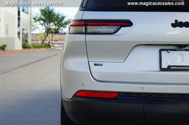 2023 Jeep Grand Cherokee L Altitude 4x2