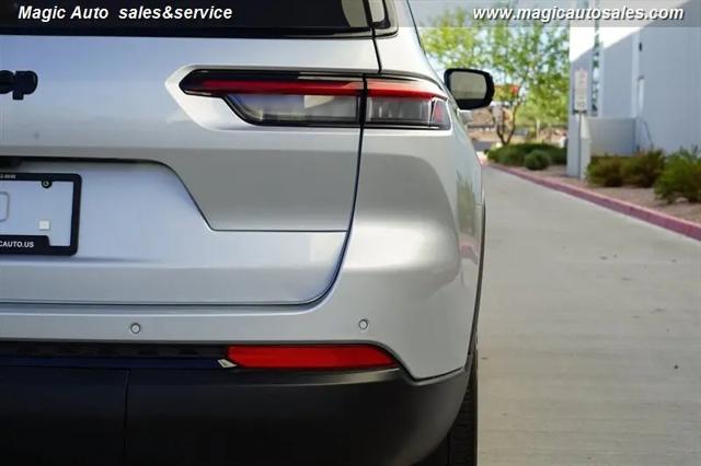 2023 Jeep Grand Cherokee L Altitude 4x2