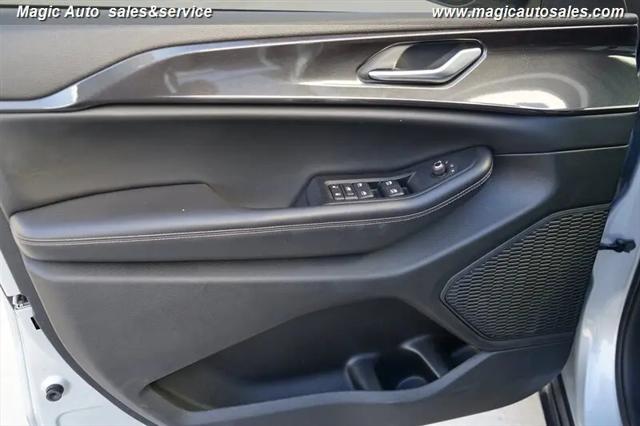2023 Jeep Grand Cherokee L Altitude 4x2