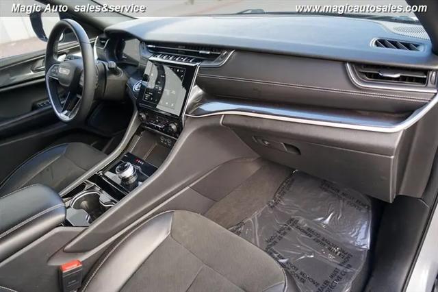2023 Jeep Grand Cherokee L Altitude 4x2