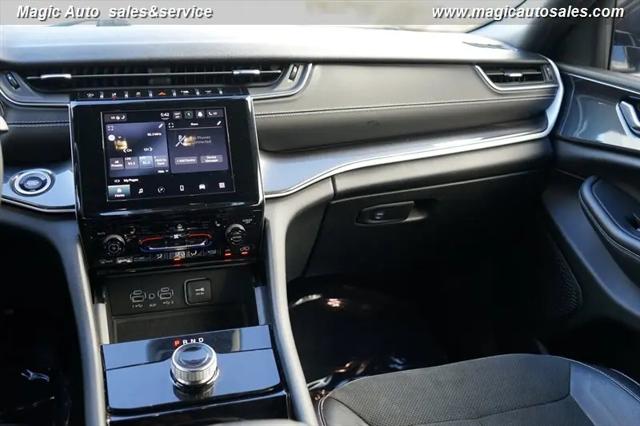 2023 Jeep Grand Cherokee L Altitude 4x2