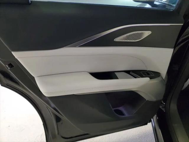 2025 Cadillac iQ Sport w/1SJ