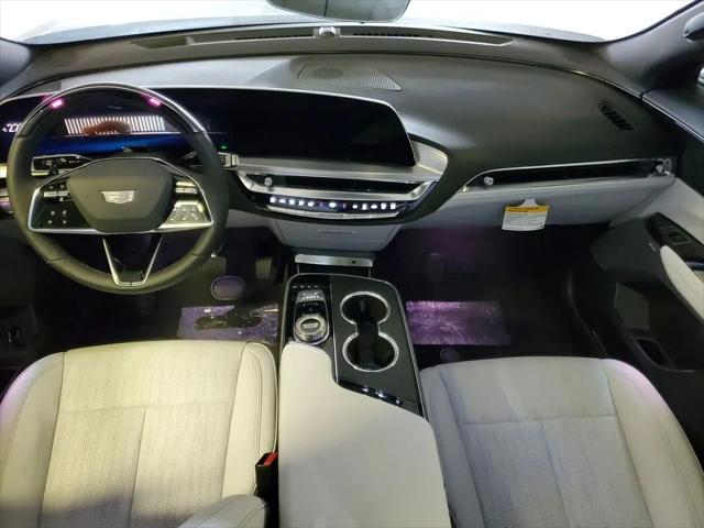 2025 Cadillac iQ Sport w/1SJ