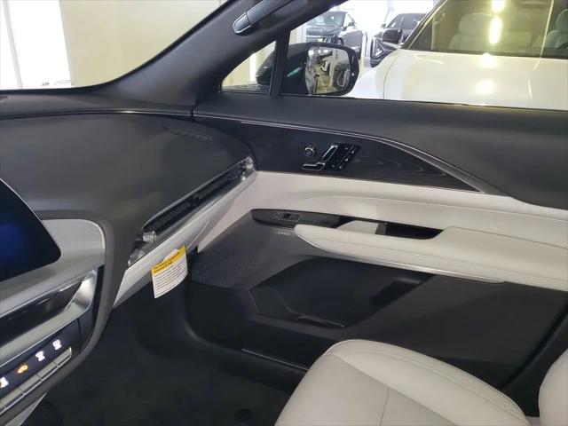 2025 Cadillac iQ Sport w/1SJ