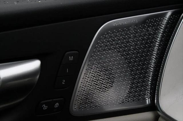 2026 Volvo XC60 Plug-In Hybrid Ultra, T8 AWD Electric/Gasoline, Dark