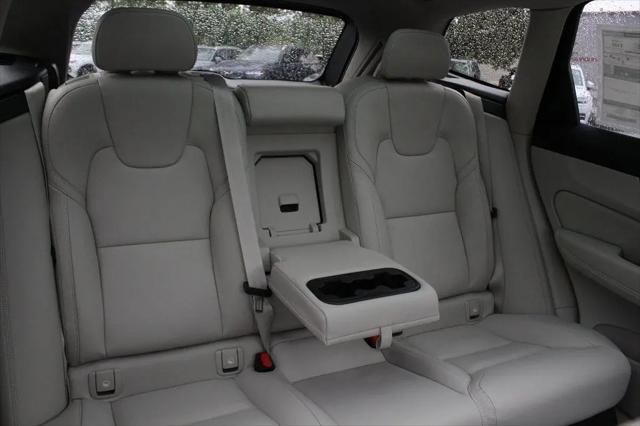 2026 Volvo XC60 Plug-In Hybrid Ultra, T8 AWD Electric/Gasoline, Dark