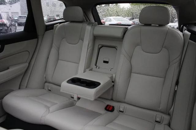 2026 Volvo XC60 Plug-In Hybrid Ultra, T8 AWD Electric/Gasoline, Dark