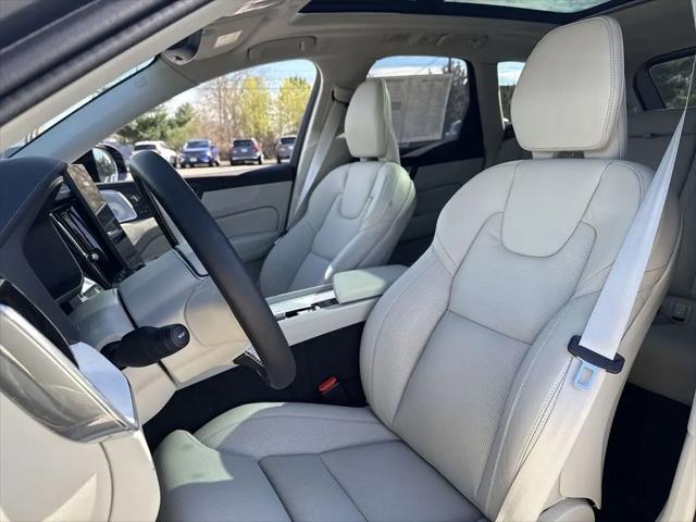 2026 Volvo XC60 Plug-In Hybrid Ultra, T8 AWD Electric/Gasoline, Dark
