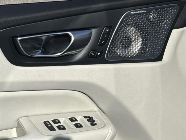 2026 Volvo XC60 Plug-In Hybrid Ultra, T8 AWD Electric/Gasoline, Dark