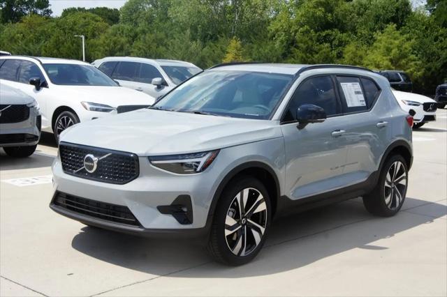 2026 Volvo XC40 Ultra, B5 AWD Gas (mild hybrid), Dark