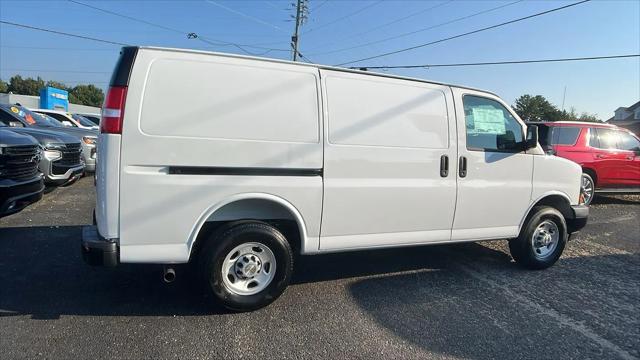 2025 Chevrolet Express Cargo Van RWD 2500 Regular Wheelbase WT