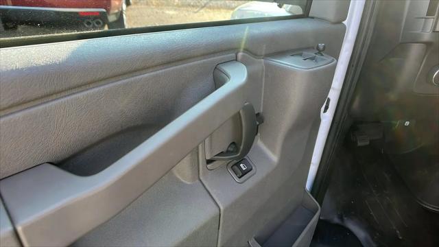 2025 Chevrolet Express Cargo Van RWD 2500 Regular Wheelbase WT