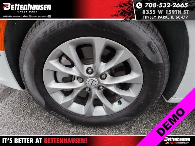 2026 Chrysler Pacifica Select