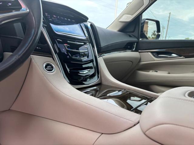 2019 Cadillac Escalade Luxury