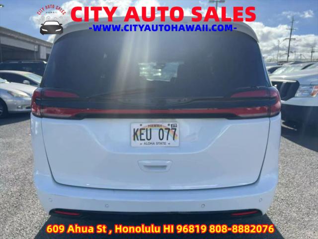 2022 Chrysler Pacifica Touring L