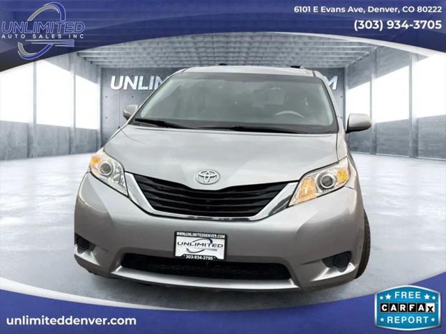 2012 Toyota Sienna LE V6 8 Passenger