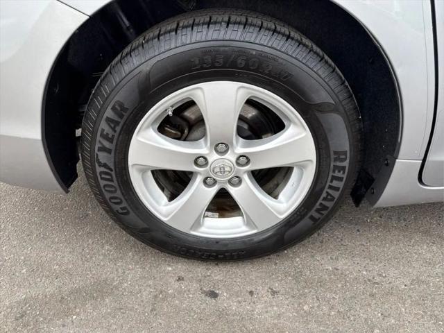 2012 Toyota Sienna LE V6 8 Passenger