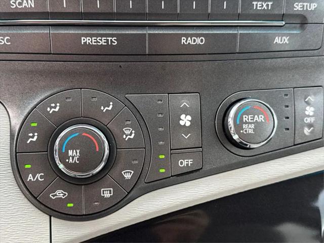 2012 Toyota Sienna LE V6 8 Passenger