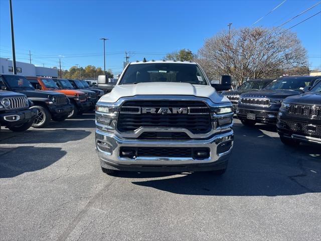 2026 RAM Ram 3500 RAM 3500 TRADESMAN CREW CAB 4X4 8 BOX