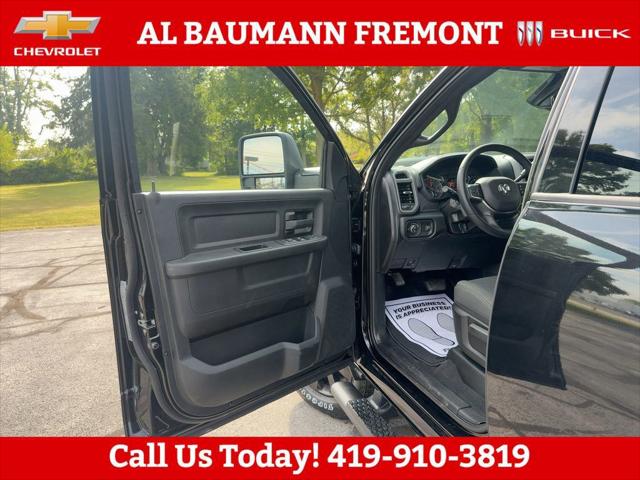 2026 RAM Ram 2500 RAM 2500 BLACK EXPRESS CREW CAB 4X4 64 BOX