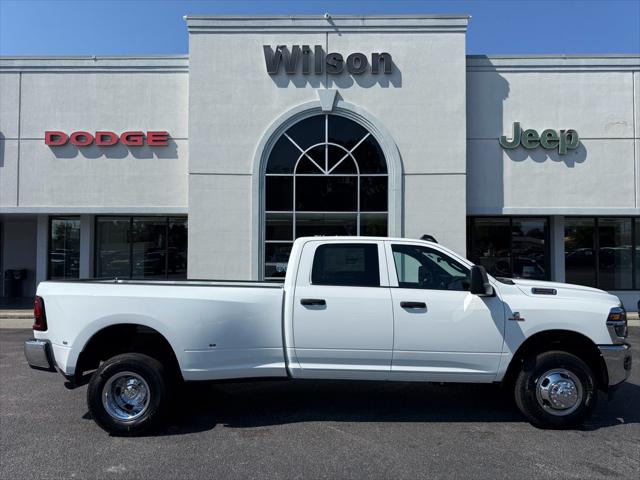 2026 RAM Ram 3500 RAM 3500 TRADESMAN CREW CAB 4X4 8 BOX
