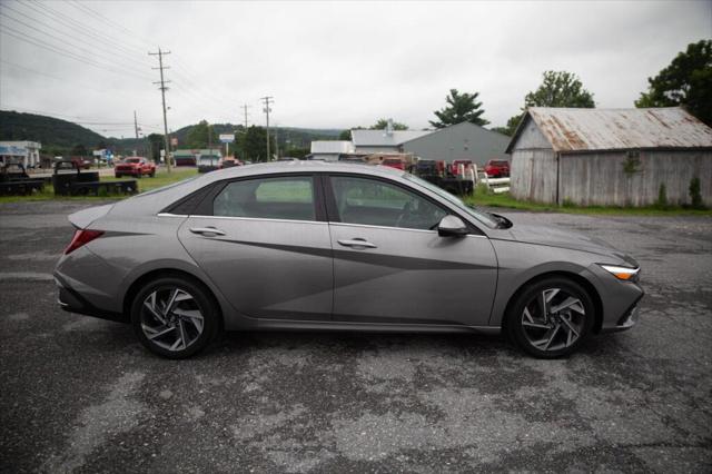2025 Hyundai Elantra Limited
