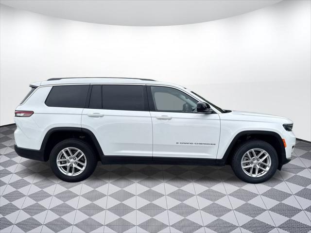 2023 Jeep Grand Cherokee L Laredo 4x2