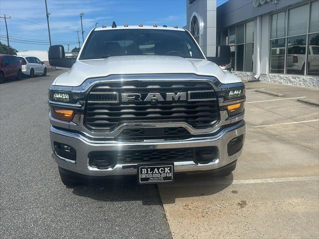 2026 RAM Ram 3500 RAM 3500 TRADESMAN CREW CAB 4X4 8 BOX
