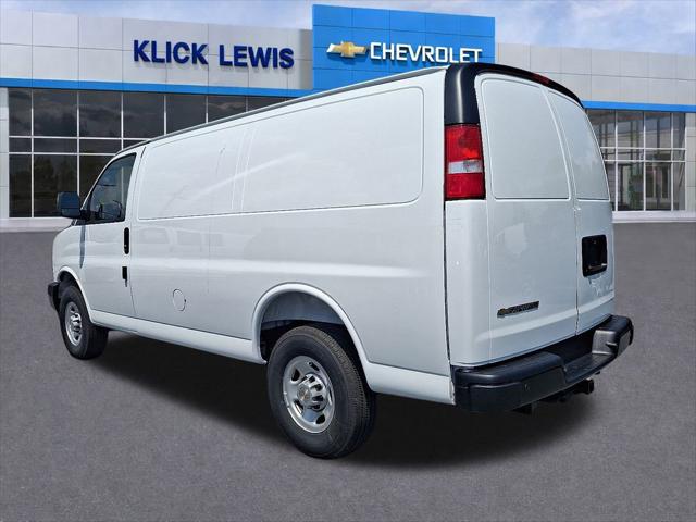 2025 Chevrolet Express Cargo Van RWD 3500 Regular Wheelbase WT