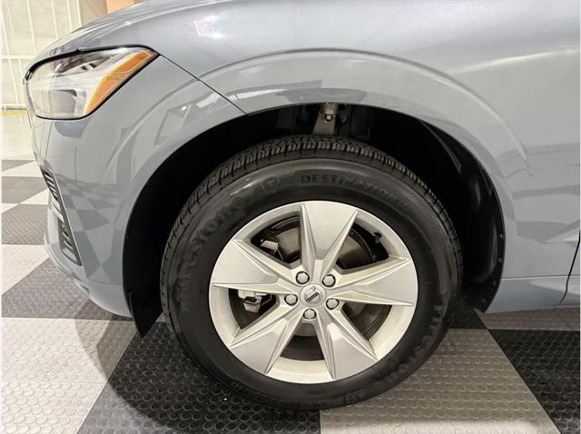 2022 Volvo XC60 B5 Momentum