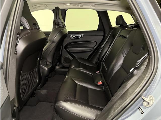 2022 Volvo XC60 B5 Momentum