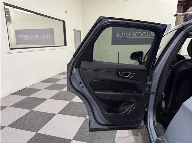 2022 Volvo XC60 B5 Momentum
