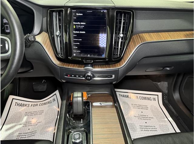 2022 Volvo XC60 B5 Momentum