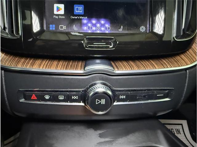2022 Volvo XC60 B5 Momentum