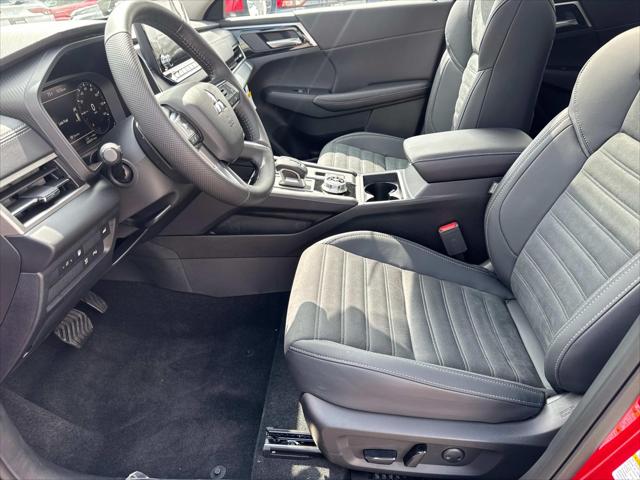 2025 Mitsubishi Outlander PHEV SE S-AWC