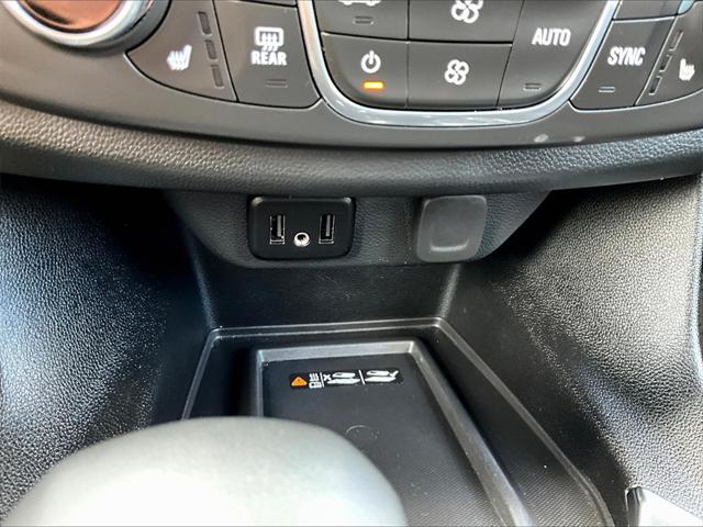 2023 Chevrolet Traverse AWD LT Leather
