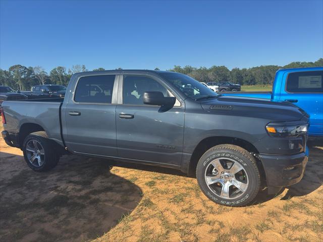 2026 RAM Ram 1500 RAM 1500 EXPRESS CREW CAB 4X2 57 BOX